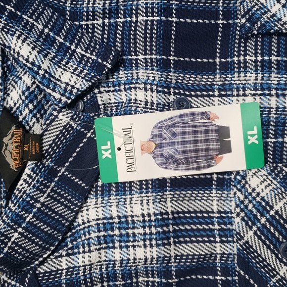 NWT Pacific Trail button up in size XL - Picture 4 of 6